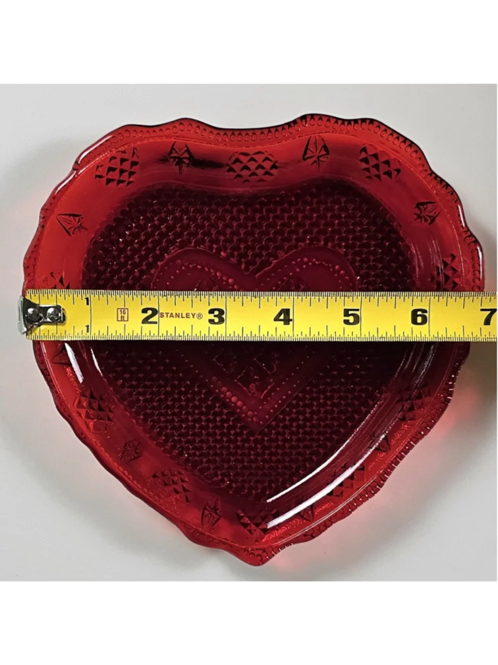VTG Avon Hearts & Diamonds Ruby Red Glass Soap Dish Heart Glows Under UV Light